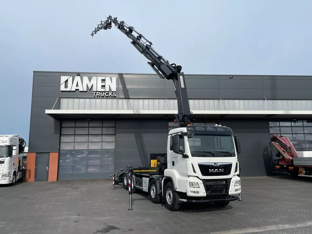 MAN TGS 35.470 TGS 35.470 8X2-6 BL Oprijwagen + HIAB 322E-6 HIPRO + JIB 70X-4